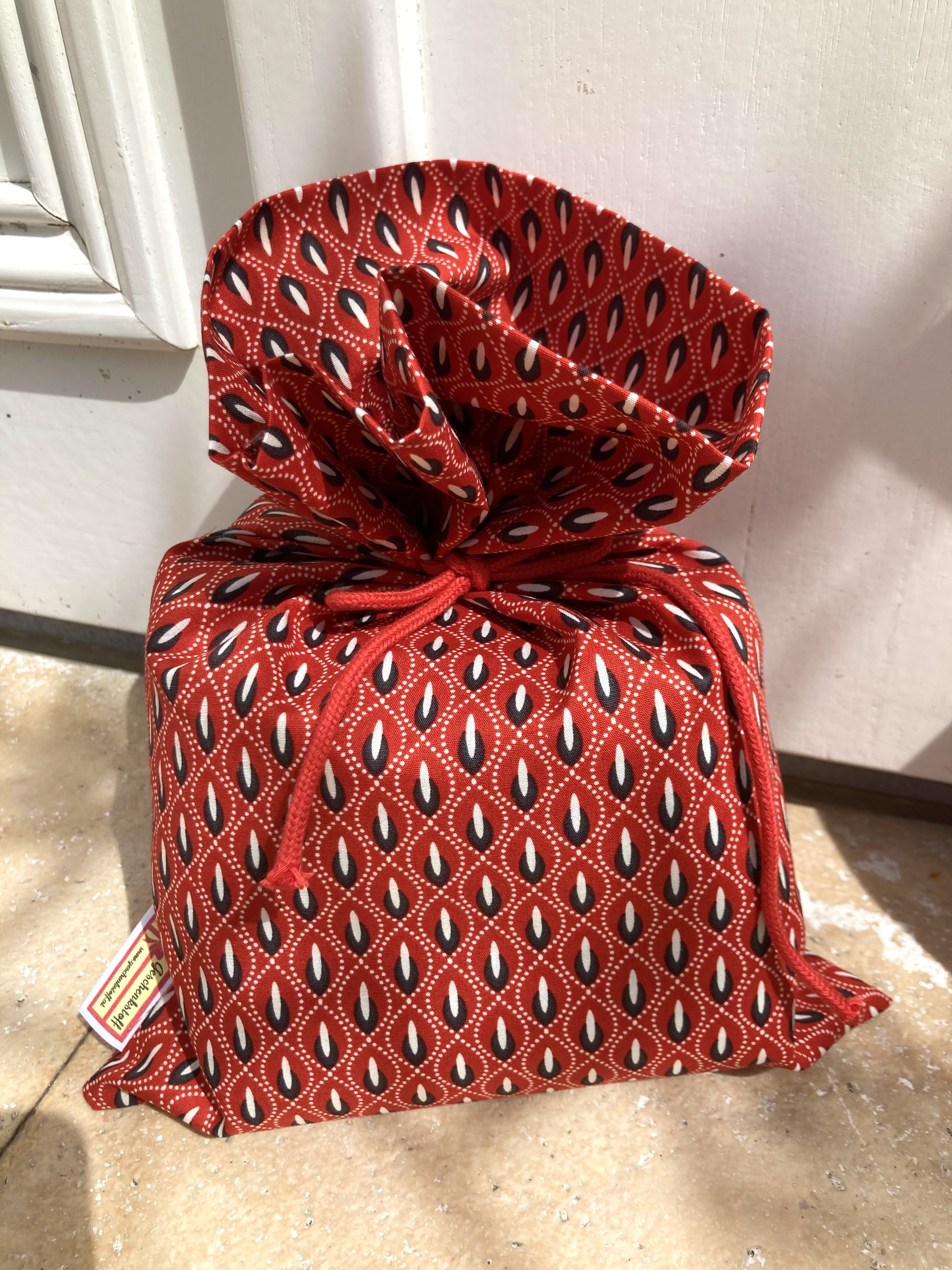 Everything Simple: Red Drop Gift Cloth Bag